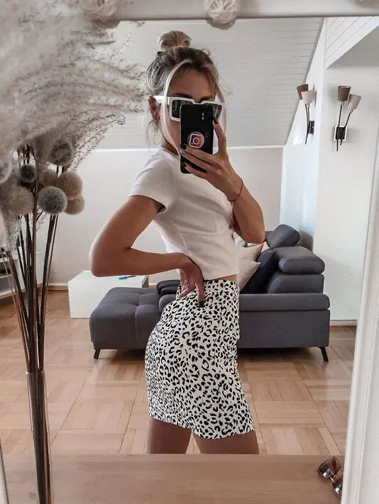 Roar Slim Leopard Skirt